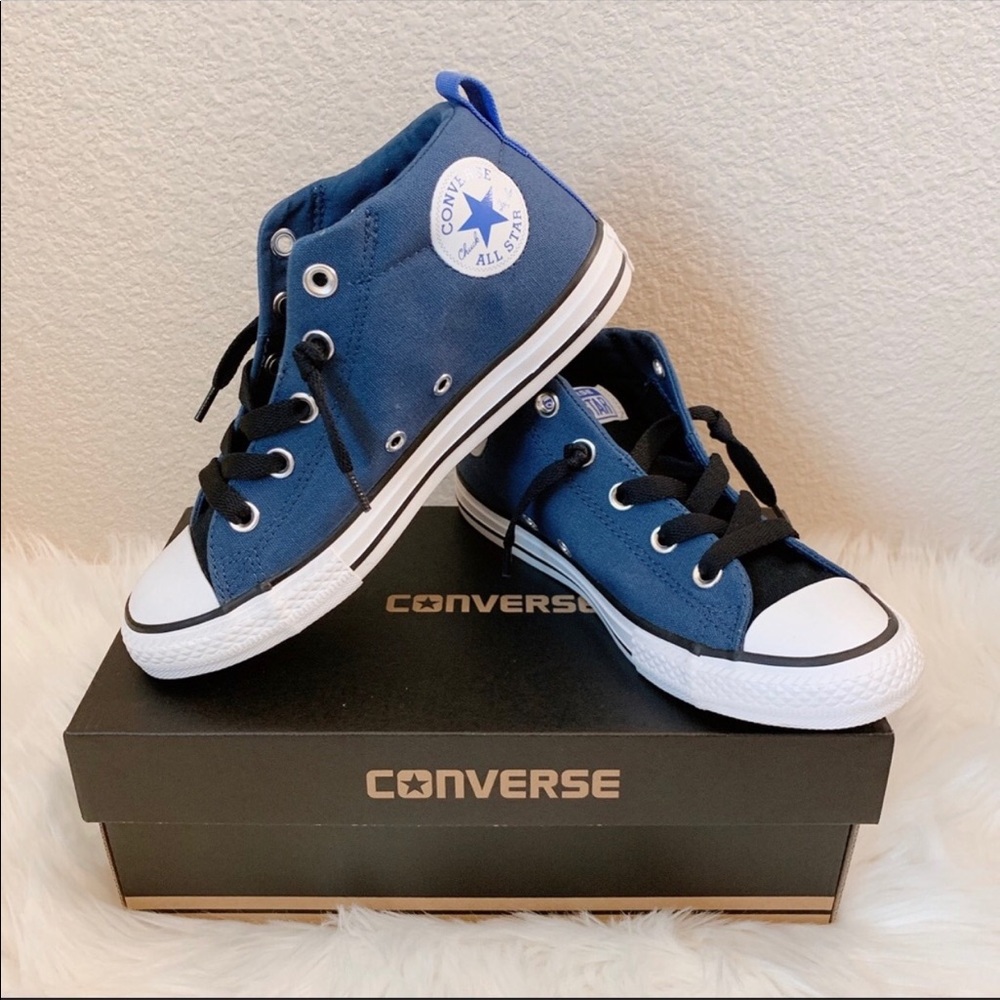 Converse Chuck Taylor Sneakers